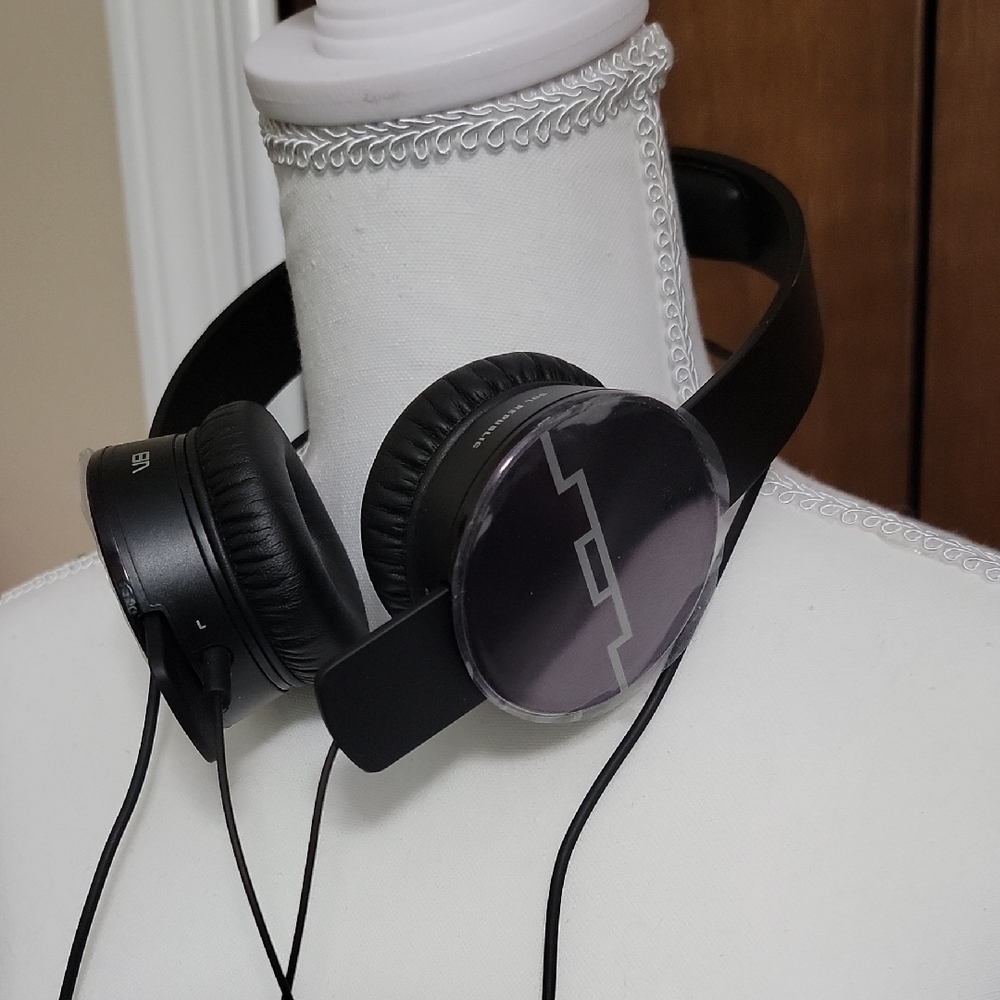 Sol Republic Black Headphones